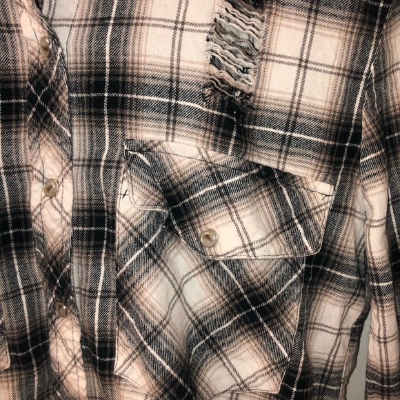Forever 21 Ripped flannel - Picture 2 of 4